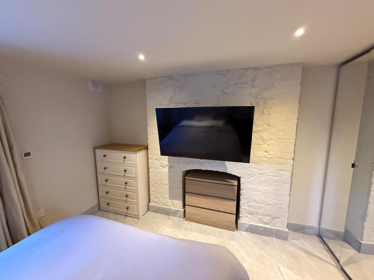 Dun Laoghaire Coastal Retreat & Hidden Getaway Apartment Dublin