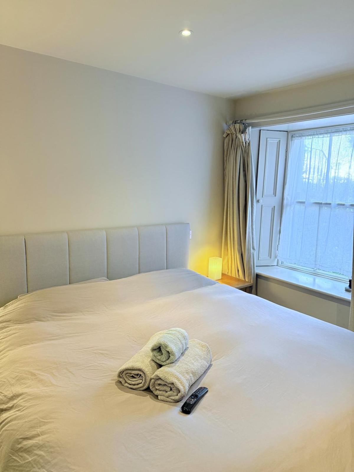 Dun Laoghaire Coastal Retreat & Hidden Getaway Apartment Dublin