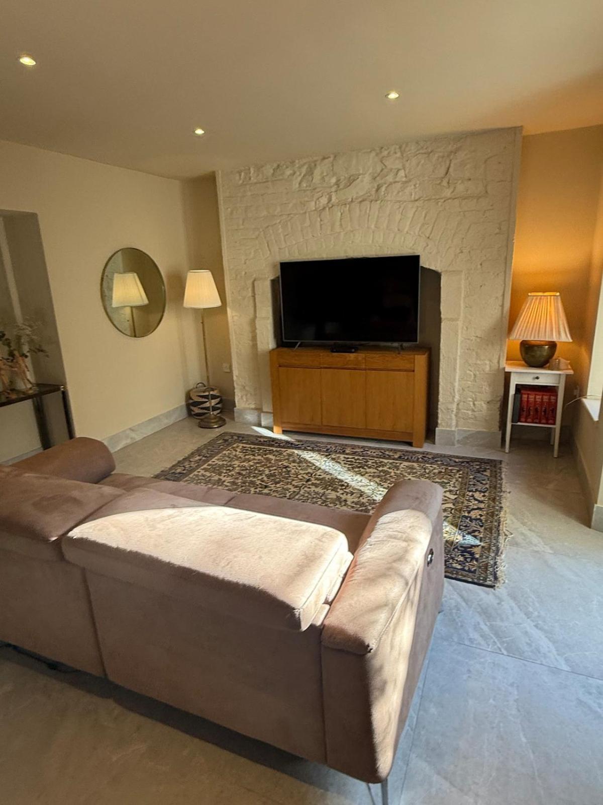 Dun Laoghaire Coastal Retreat & Hidden Getaway Dublin