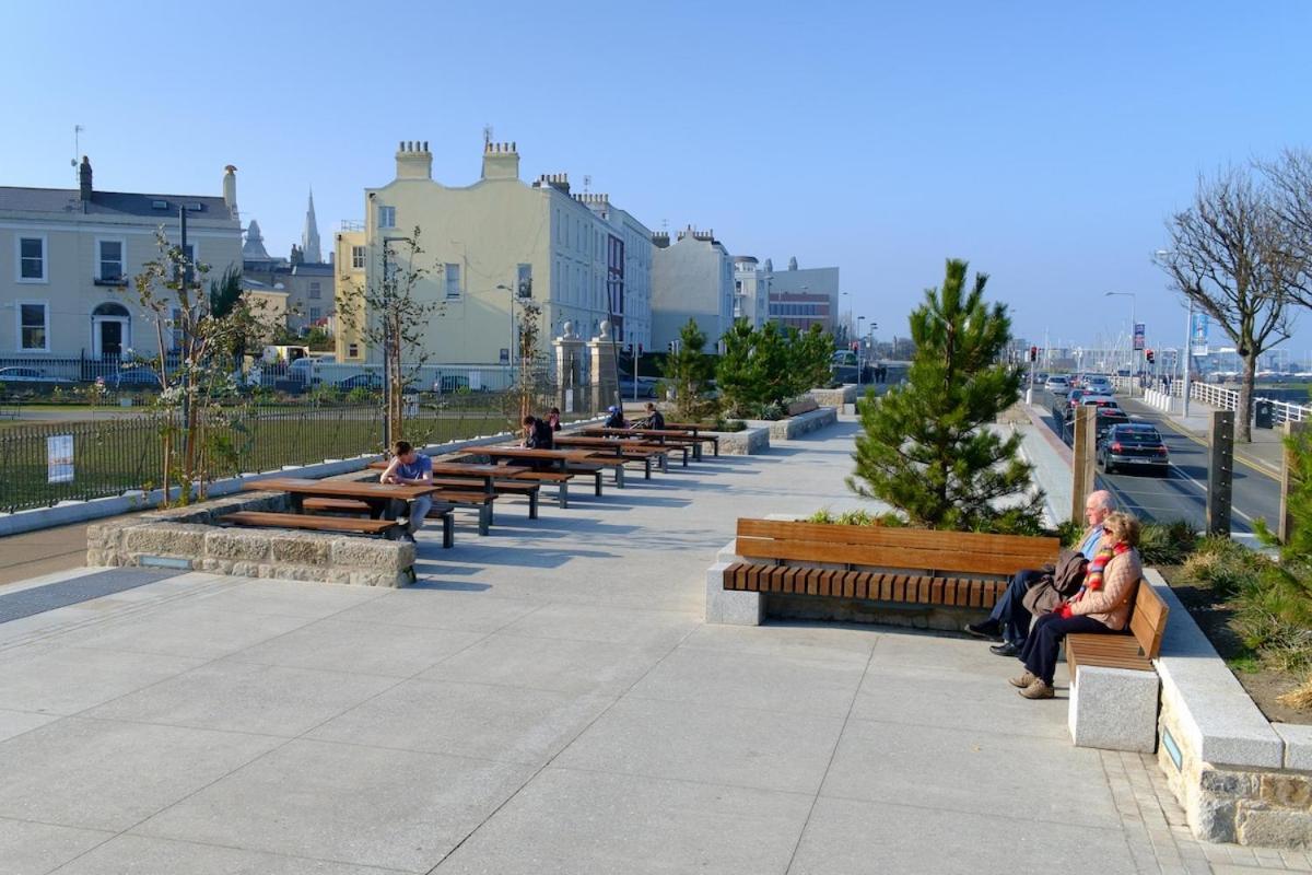 Dun Laoghaire Coastal Retreat & Hidden Getaway Dublin