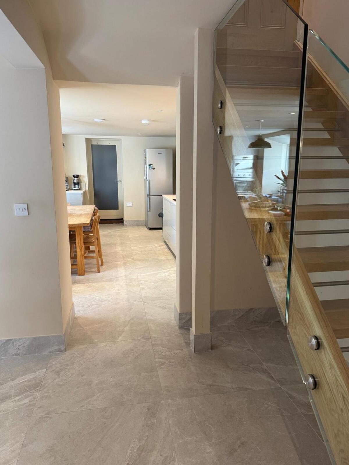 Apartment Dun Laoghaire Coastal Retreat & Hidden Getaway